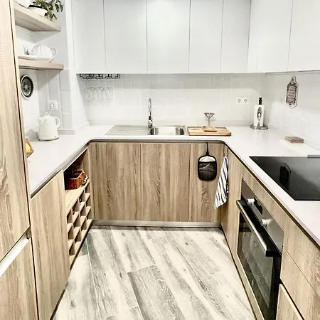 Apartment Confortable Con Parking Privado En El Centro De - Es-332-8